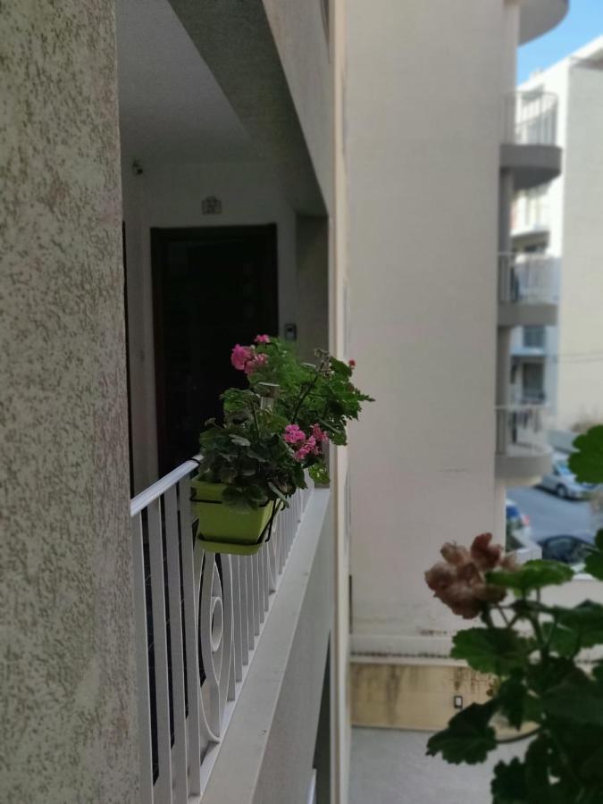 Qawra Apartment St. Paul's Bay Exteriör bild
